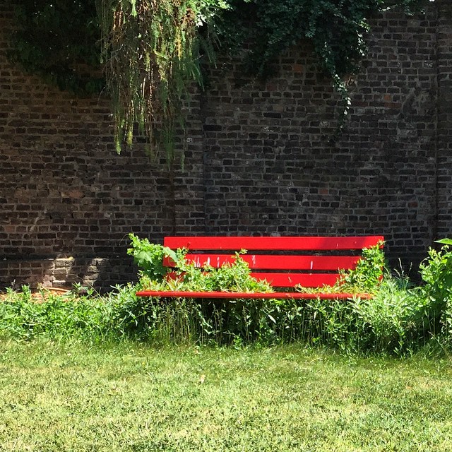 Ob das nicht passiert wäre, wenn öfters wer darauf gesessen hätte?